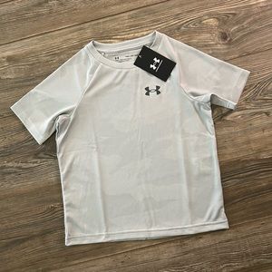 NWT  Under Armour boys shirt